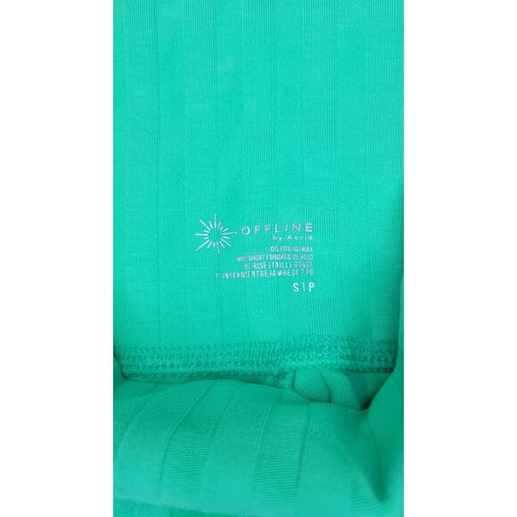 Offline by Aerie Green Ribbed Cropped Biker Shorts Workout Outfit Set - Picture 4 of 4